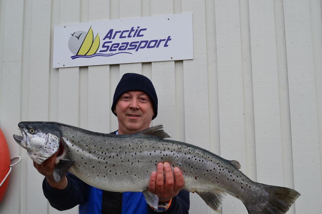 Arctic Seasport Hotel Løding Екстериор снимка